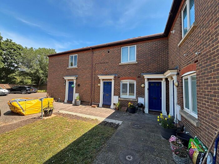2 Bedroom Maisonette For Sale In Read House, Horton Close, Aylesbury, Bucks., HP19