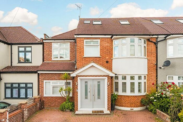 7 Bedroom Semi Detached House For Sale In Harewood Road, Isleworth, TW7