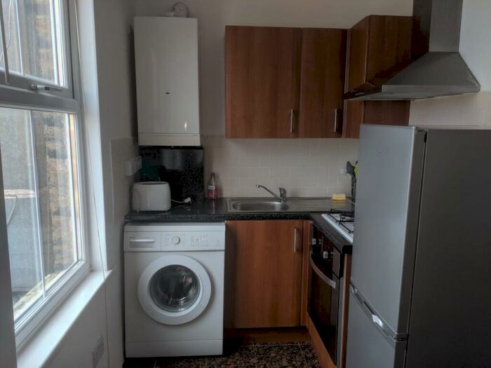 Studio To Rent In Stratford, London, E15