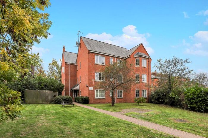 2 Bedroom Apartment To Rent In Broughton Road, Banbury, OX16