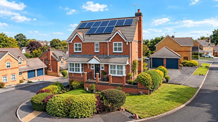 4 Bedroom Detached House For Sale In The Sadlers, Tilehurst, Reading, RG31