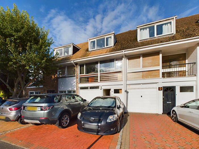3 Bedroom Town House For Sale In Beaufort Gardens, Marlow, Buckinghamshire, SL7