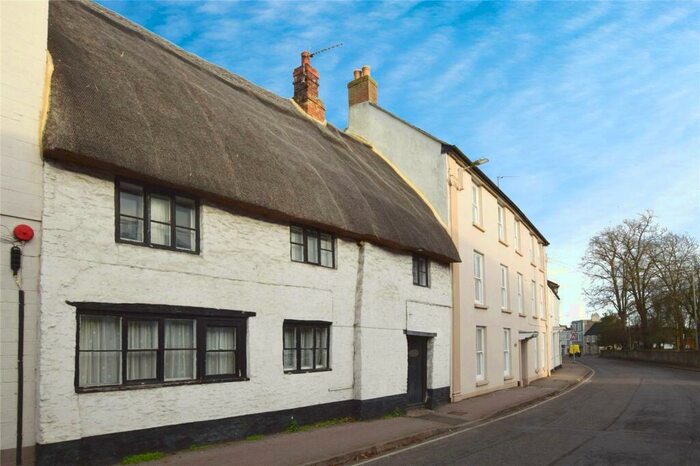 3 Bedroom Terraced House To Rent In Church Street, Bicester, Oxfordshire, OX26