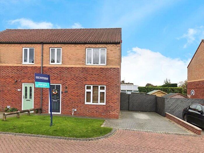 3 Bedroom Semi-detached House For Sale In Studley Meadows, Bridlington, YO16