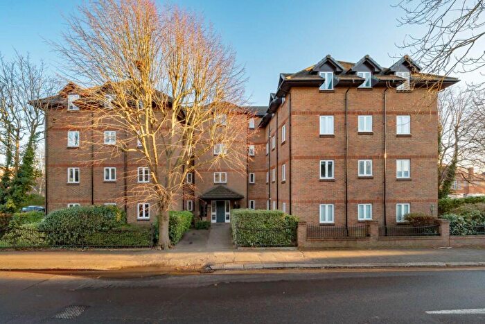 2 Bedroom Flat To Rent In Coverdale Road, Cricklewood, NW2