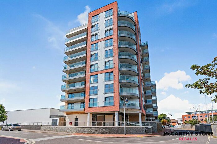 1 Bedroom Apartment For Sale In Viewpoint, Harbour Road, Gosport, PO12