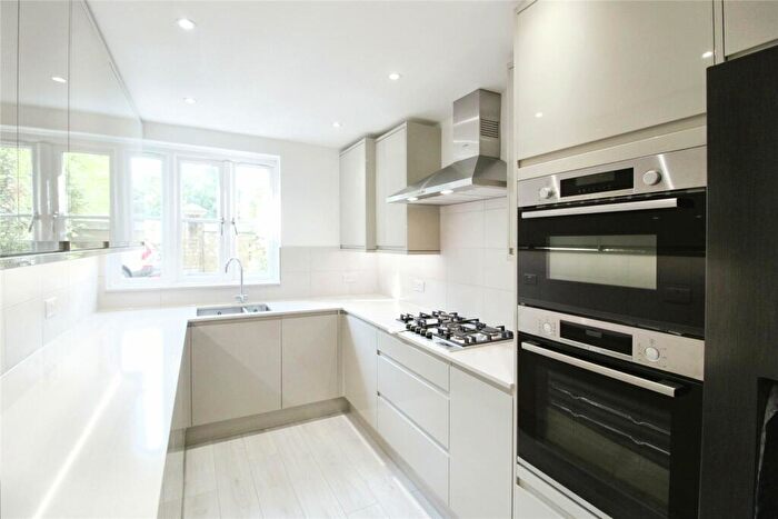 5 Bedroom House To Rent In Kingswood Drive, Sutton, SM2