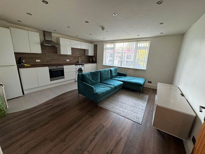 2 Bedroom Flat To Rent In Dolphin House, The Broadway, Stanmore, HA7