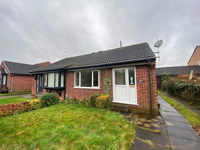 2 Bedroom Bungalow To Rent In Plane Tree Avenue, Leeds, LS17