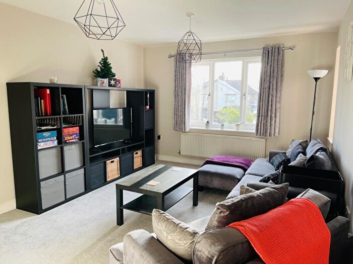 2 Bedroom Apartment To Rent In West Court, Mapperley, NG3