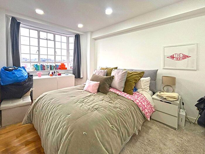 1 Bedroom Flat To Rent In Chelsea Cloisters, Sloane Avenue, London, SW3