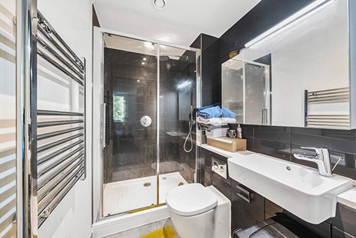 2 Bedroom Flat For Sale In Dara House, Colindale, London, NW9