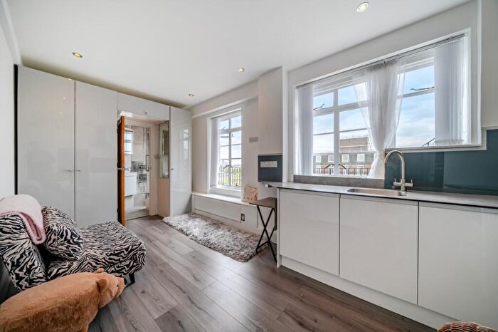 Flat For Sale In Park Road, Marylebone, London, NW1