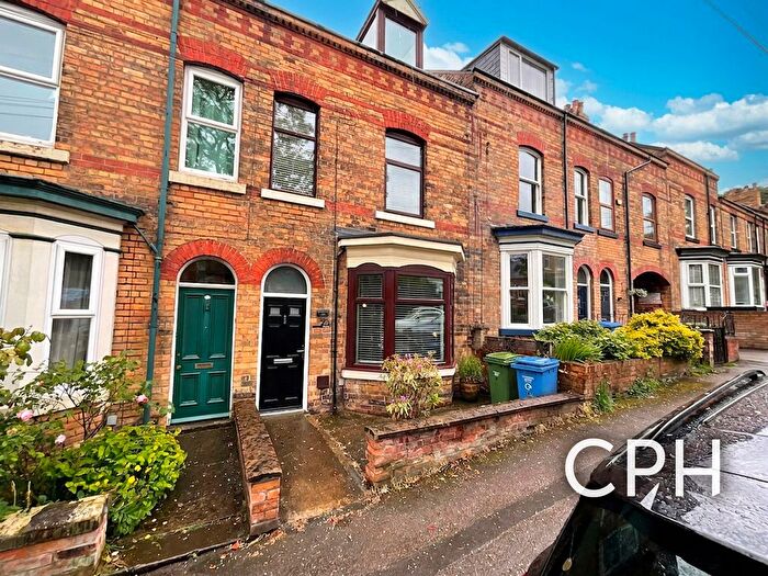 4 Bedroom Terraced House For Sale In West Bank, Scarborough, YO12
