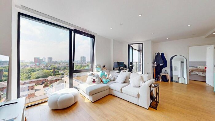 1 Bedroom Apartment To Rent In Poplar, London, E14
