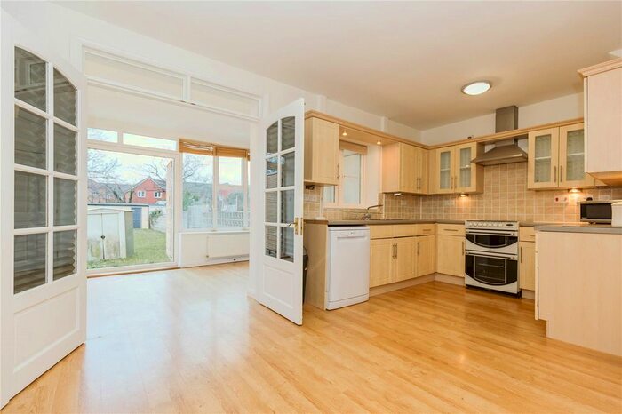 3 Bedroom Terraced House To Rent In Sixth Avenue, Bristol BS7