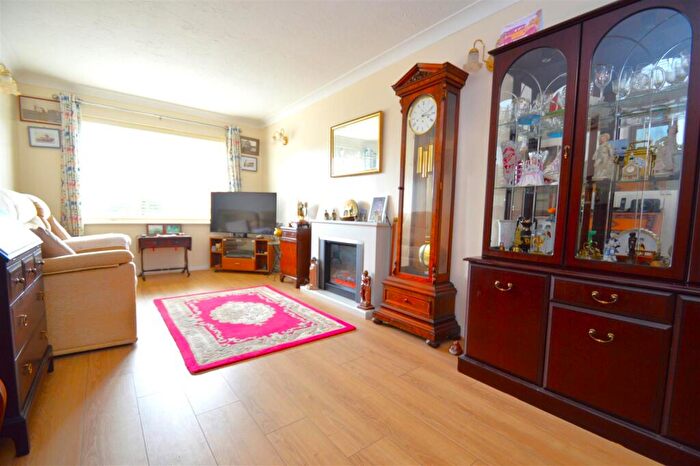 1 Bedroom Retirement Property For Sale In High Street, Great Wakering, Southend-On-Sea, SS3