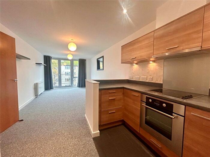 1 Bedroom Flat For Sale In Queen Street, Portsmouth, Hampshire, PO1