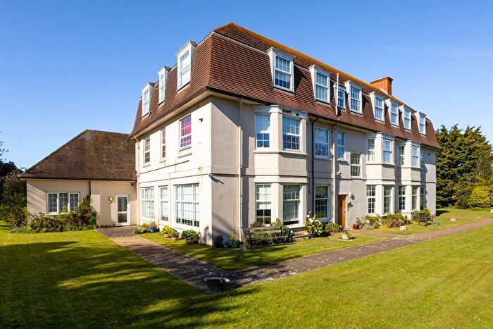 3 Bedroom Maisonette For Sale In Dixwell Road, Folkestone, CT20