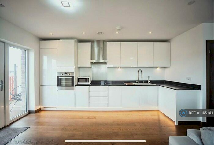 1 Bedroom Flat To Rent In Guinevere Point, Maidstone, ME14