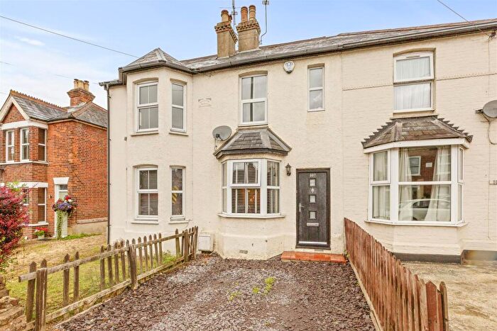 2 Bedroom Terraced House For Sale In Amersham Road, High Wycombe (no Chain), HP13