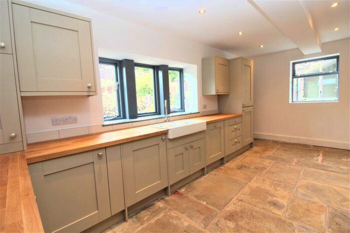 3 Bedroom Terraced House To Rent In Rochdale Old Road, Bury, BL9