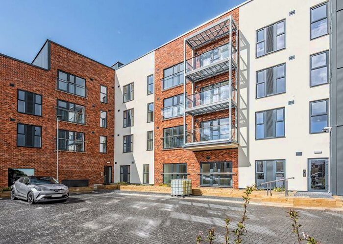 2 Bedroom Flat To Rent In Westacott Road, Bicester, OX25