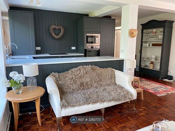 2 Bedroom Flat To Rent In Park House, Cheltenham, GL50