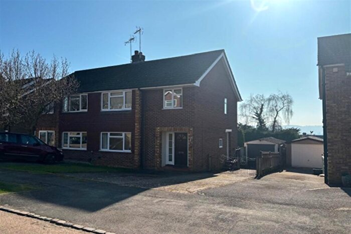 3 Bedroom House To Rent In Woodland Close, SL7