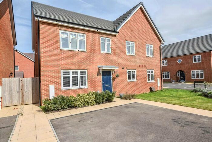 3 Bedroom Semi-Detached House For Sale In Otter Way, Cam, GL11