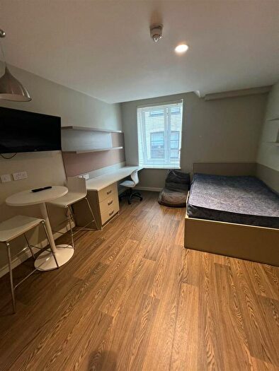1 Bedroom House To Rent In Urban Study Melbourne, NE1
