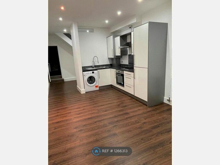 3 Bedroom Terraced House To Rent In Redhill Road, Northfield, Birmingham B31