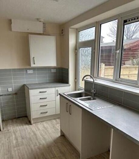 3 Bedroom Terraced House To Rent In Cedar Road, M31