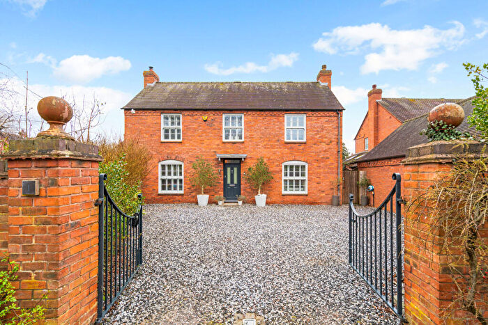 4 Bedroom Detached House For Sale In Bearley Green, Bearley, CV37