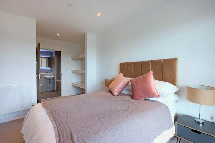 1 Bedroom Flat To Rent In Sutton Court Road, Sutton, Surrey, SM1