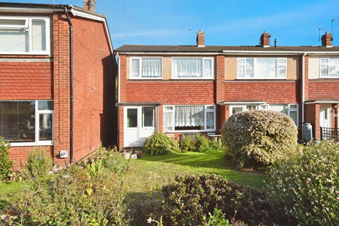 3 Bedroom End Terrace House For Sale In Grant Close, Broadstairs, Kent, CT10