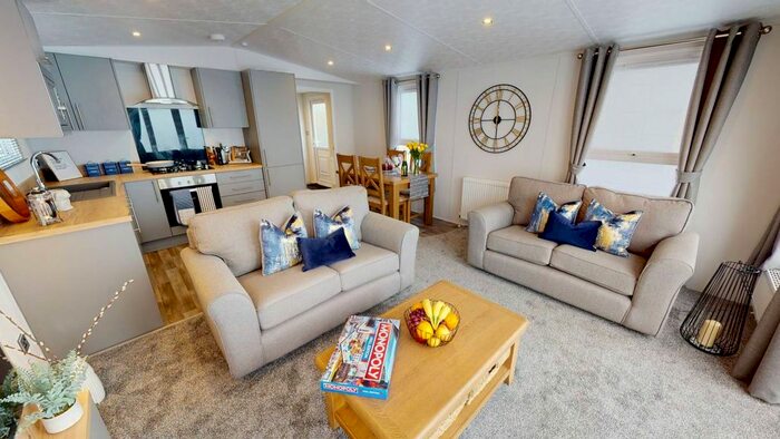 2 Bedroom Mobile/park Home For Sale In Brackenborough, Louth, LN11