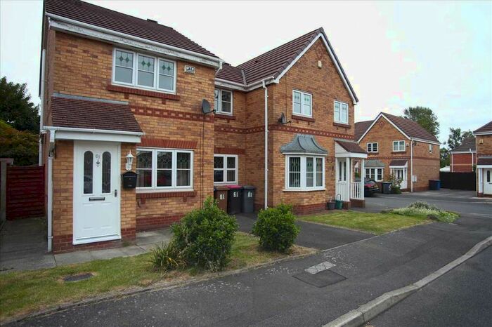 3 Bedroom Semi-Detached House To Rent In Hinchley Way, Pendlebury, Swinton, Manchester, M27