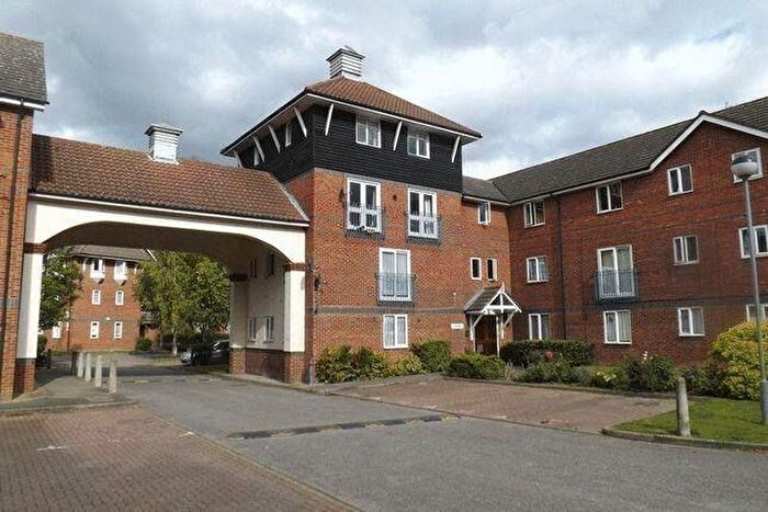 2 Bedroom Flat To Rent In Mandeville Court, Chingford, E4