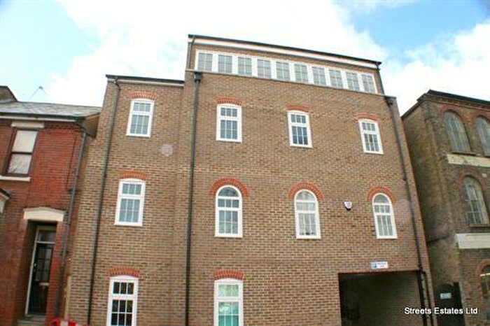 2 Bedroom Flat To Rent In Flat, The Old Coal Yard, Westcourt Street, Gillingham, ME7