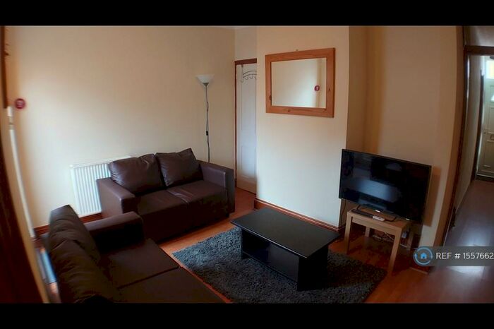 3 Bedroom Terraced House To Rent In Oxford Road, Southsea, PO5