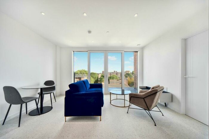 1 Bedroom Apartment To Rent In Sidney Street London, E1