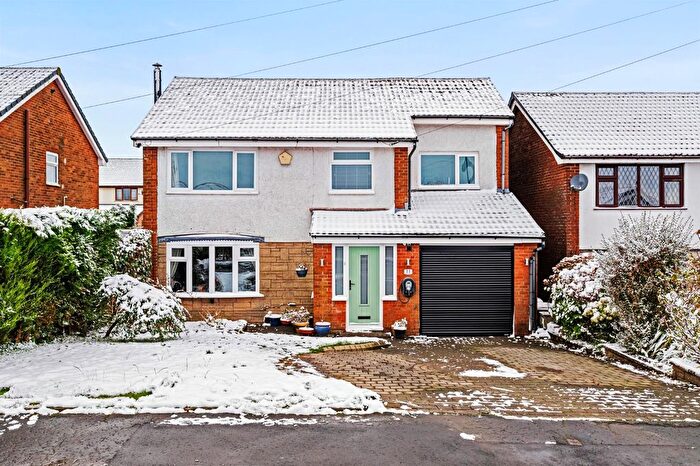 4 Bedroom Detached House For Sale In Chapman Road, Hoddlesden, Darwen, BB3