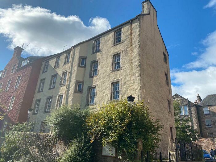 2 Bedroom Flat To Rent In Chessels Court, Old Town, Edinburgh, EH8