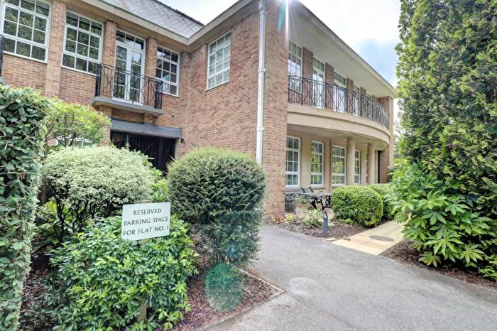 1 Bedroom Apartment For Sale In The Water Gardens, De Havilland Drive, Hazlemere, High Wycombe, HP15
