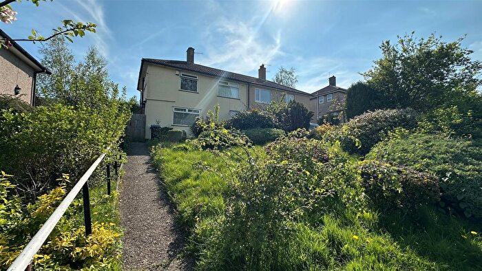 3 Bedroom Semi-Detached House To Rent In Rowantree Drive, BD10