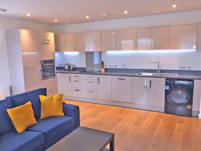 2 Bedroom Flat To Rent In Beverley Drive, Queensbury, HA8