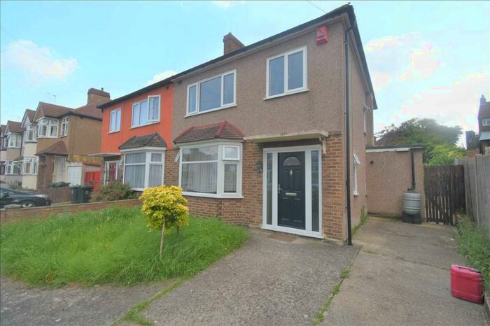 3 Bedroom House To Rent In Ashen Drive, Dartford, DA1