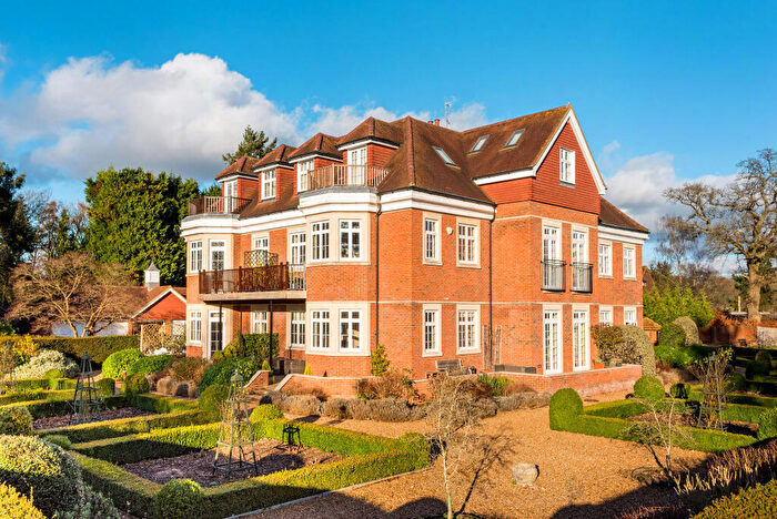 2 Bedroom Flat For Sale In Flanchford Road, Reigate, RH2