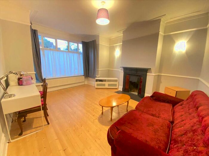 4 Bedroom End Of Terrace House To Rent In Rathgar Avenue, London, W13